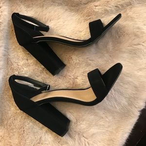 NWT Black heels